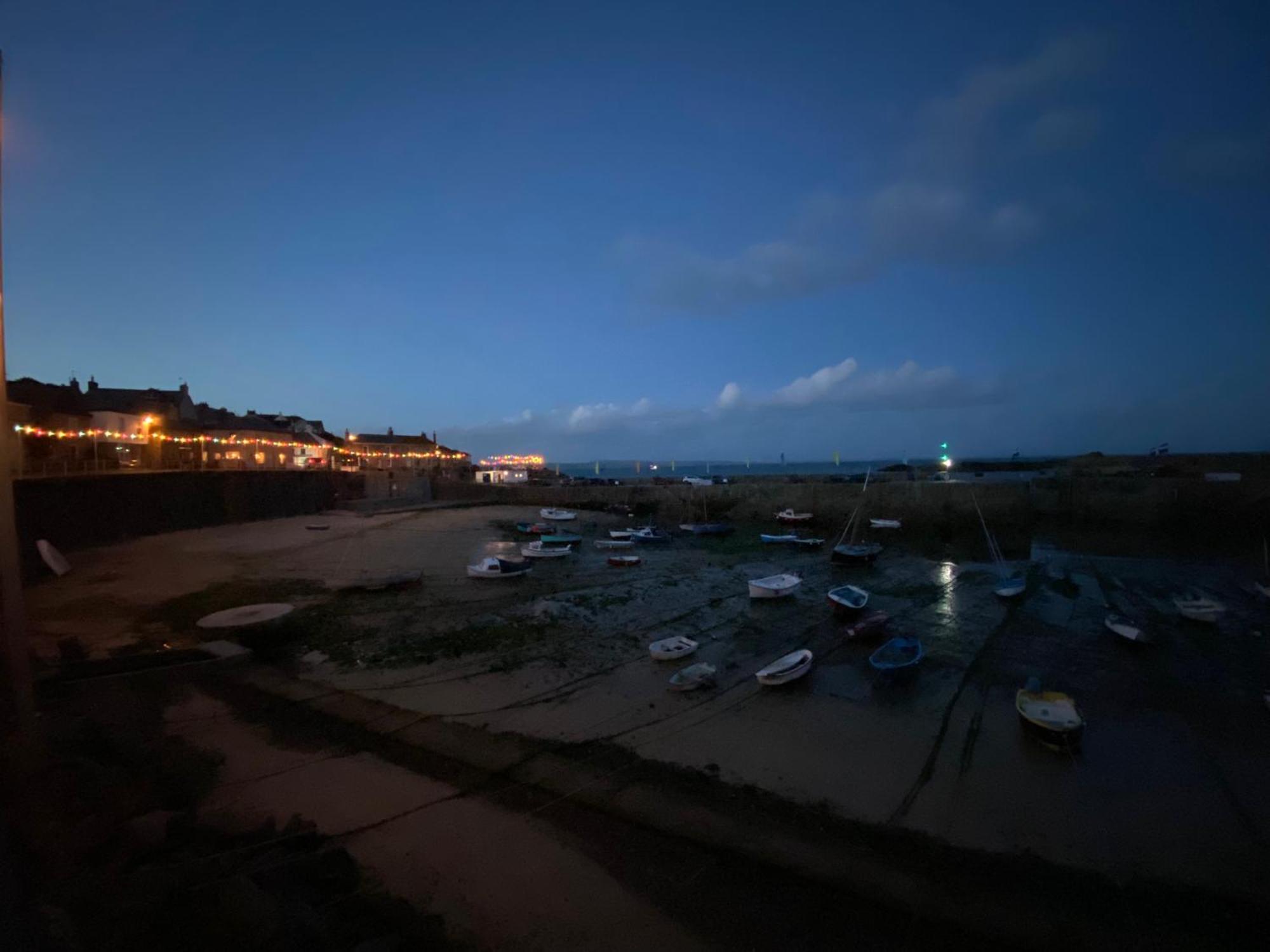 The Old Gallery - Charming Coastal Escape For Two マウスホール エクステリア 写真